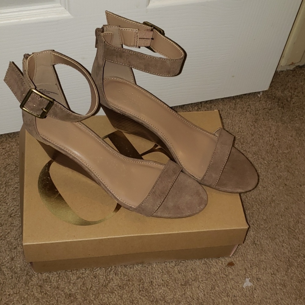 Cute Small Wedges